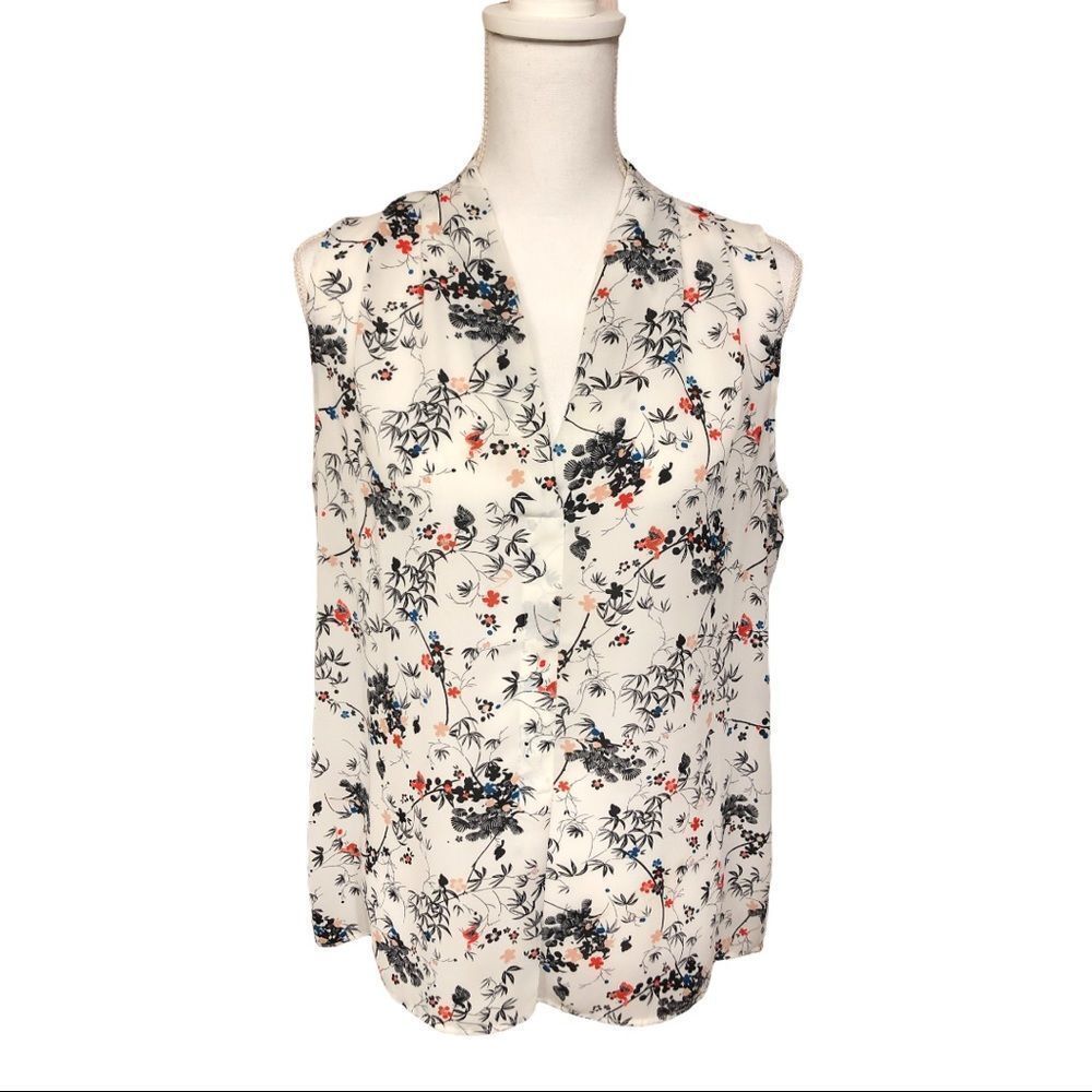 Laundry By Shelli Segal Off White Floral Sleeveless V Neck Blouse